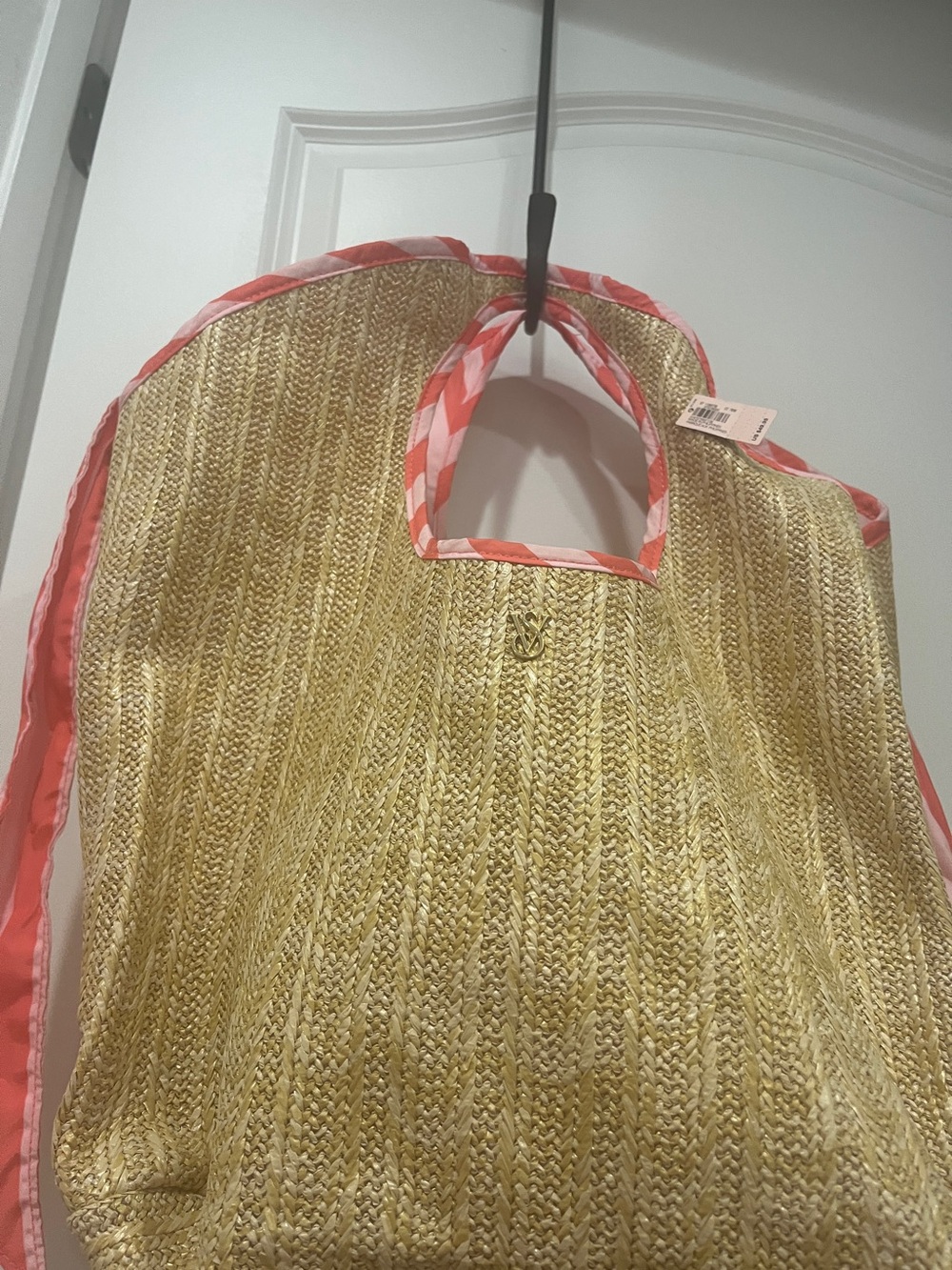Victoria’s Secret Reversible Straw Tote Beach Bag Pink White Stripes NWT - Picture 2 of 13